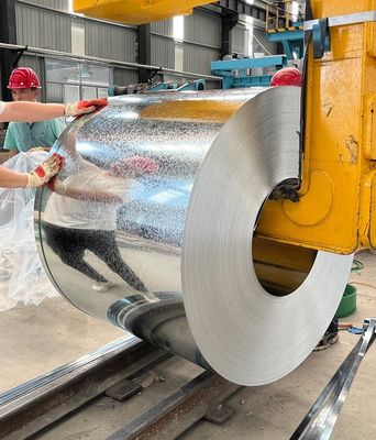 Yağlı Z70 0,55 mm 1250 mm galvanizli çelik GI bobinleri GB/T 2518-2008 DX52D+Z