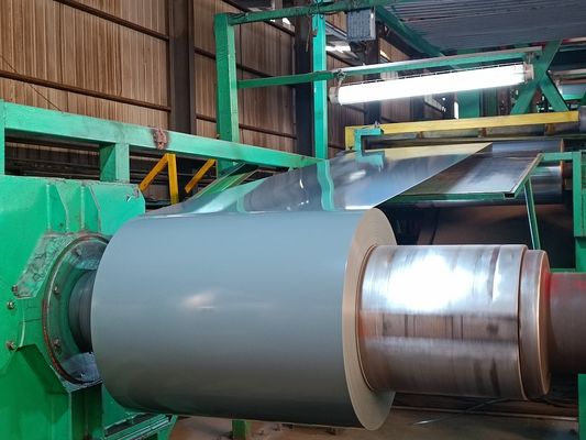 Üst boyama15-25 +5um Renkli Kaplı Çelik Bobin Ön Boyama Galvanizli Çelik Bobin Z275/PPGI Bobinler Metal Foofing Paneller İçin