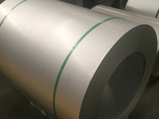 GL 0.43*1200MM AZM150 ASTM A792M CS-B AFP Galvalume Çelik Kavşaklı Yaprak Panelleri Çatı Taşları GL 55% Aluzink Çelik Bobin