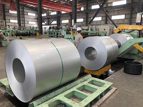 AZM150 AFP Galvalume Çelik 1200MM ASTM A792M CS-B Dalgalanmış Yaprak Panelleri Çatı Taşları GL 55% Aluzink Çelik Bobin