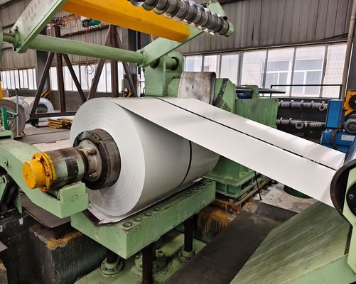 RAL9003 PPGL RMP AZ100 Metal Plakalı Ön Boya Galvalume Çelik Dalgalanmış Çatı Panelleri Yaprak Plakalı Duvar Kaplamaları